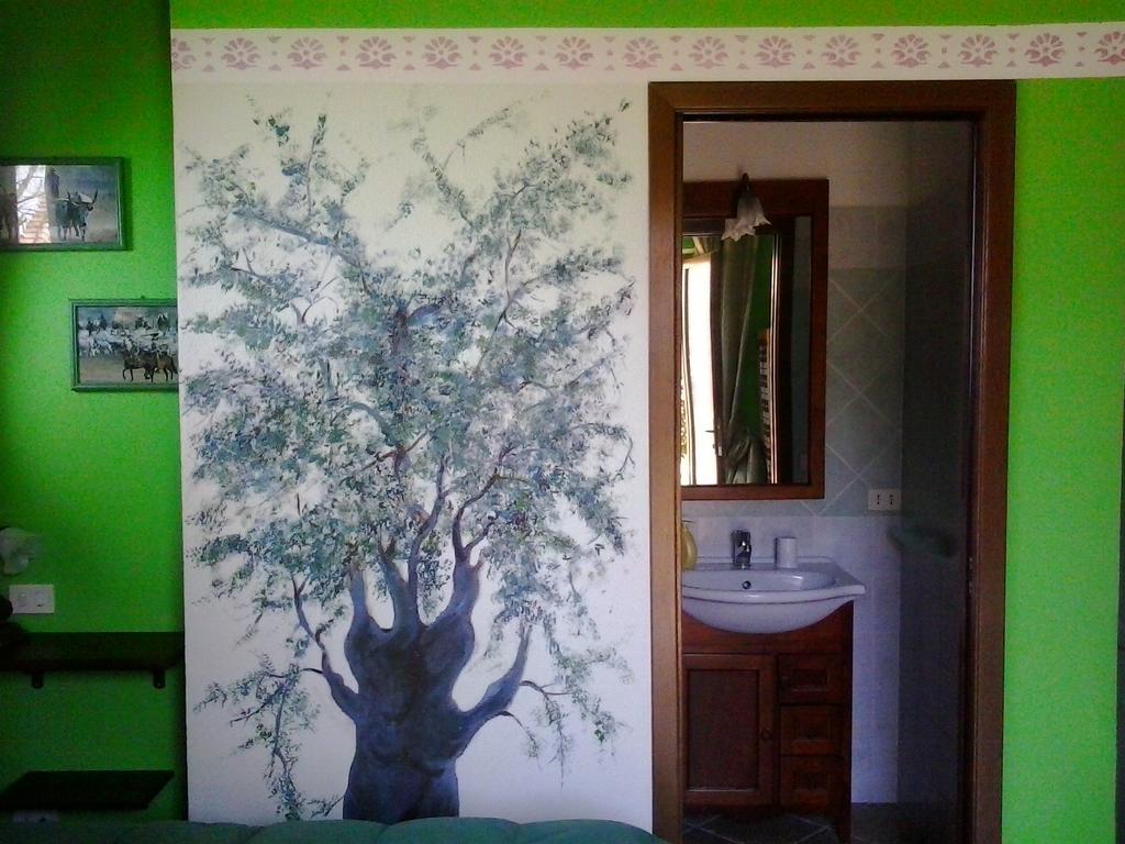 Agriturismo La Valle Degli Ulivi Semproniano Kamer foto